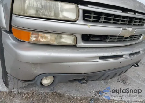 2004 Chevrolet Suburban 1500 Z71 z USA, uszkodzony, nr VIN 3GNFK16Z14G316015